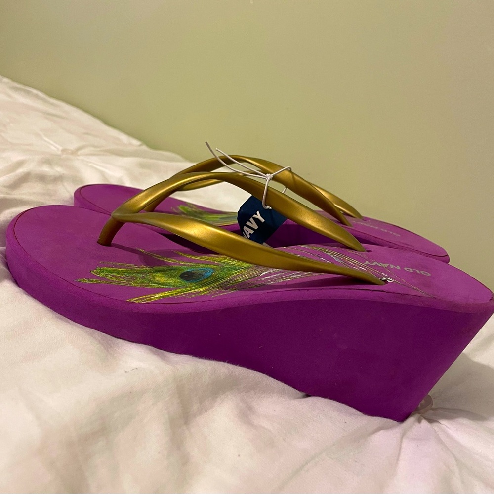 Old navy wedge flip flops-NWT!